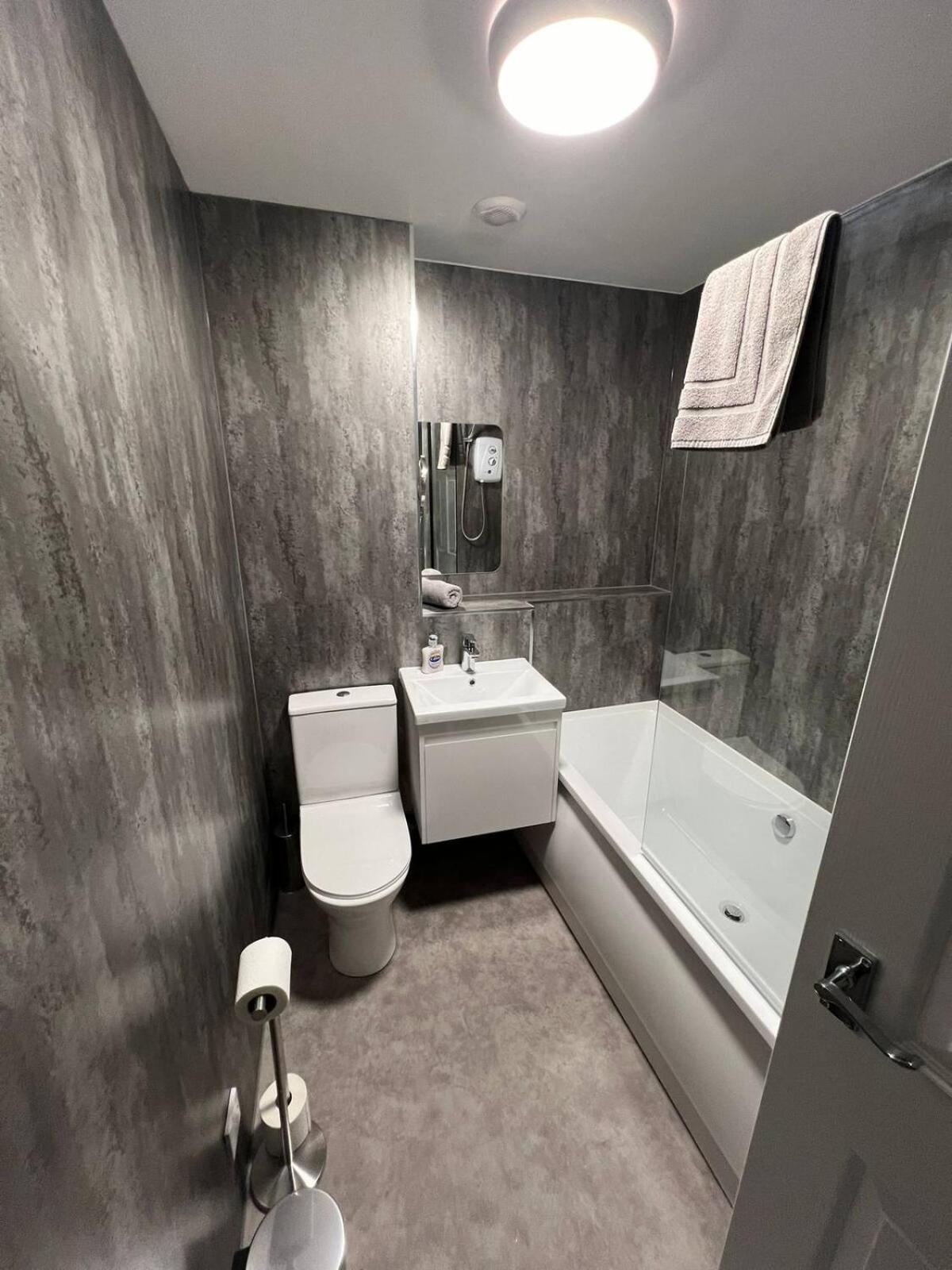 Wow! Seaview Beach Apartment Sleeps 6-Free Parking Bournemouth Buitenkant foto